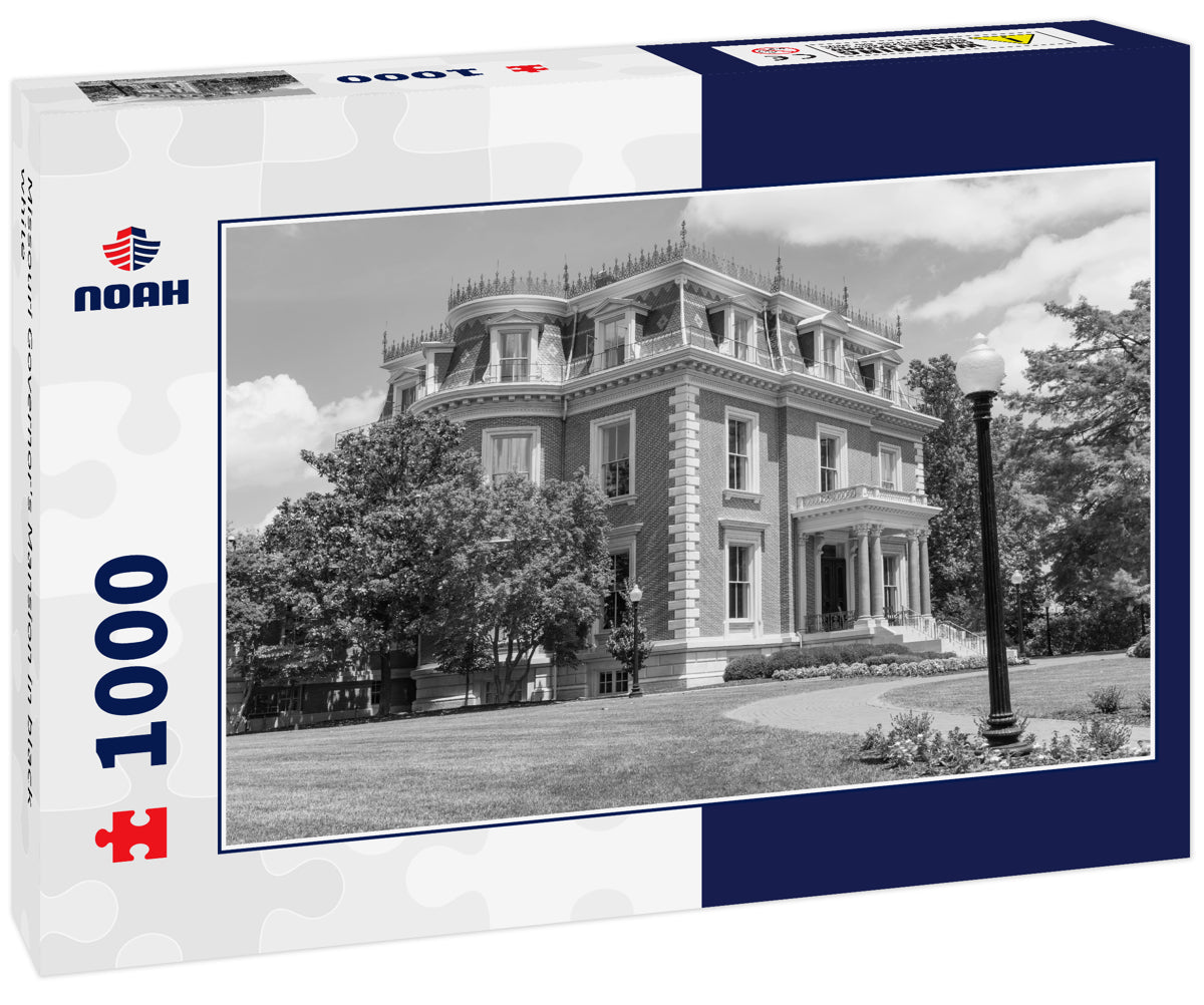 Missouri Governor's Mansion in black white
