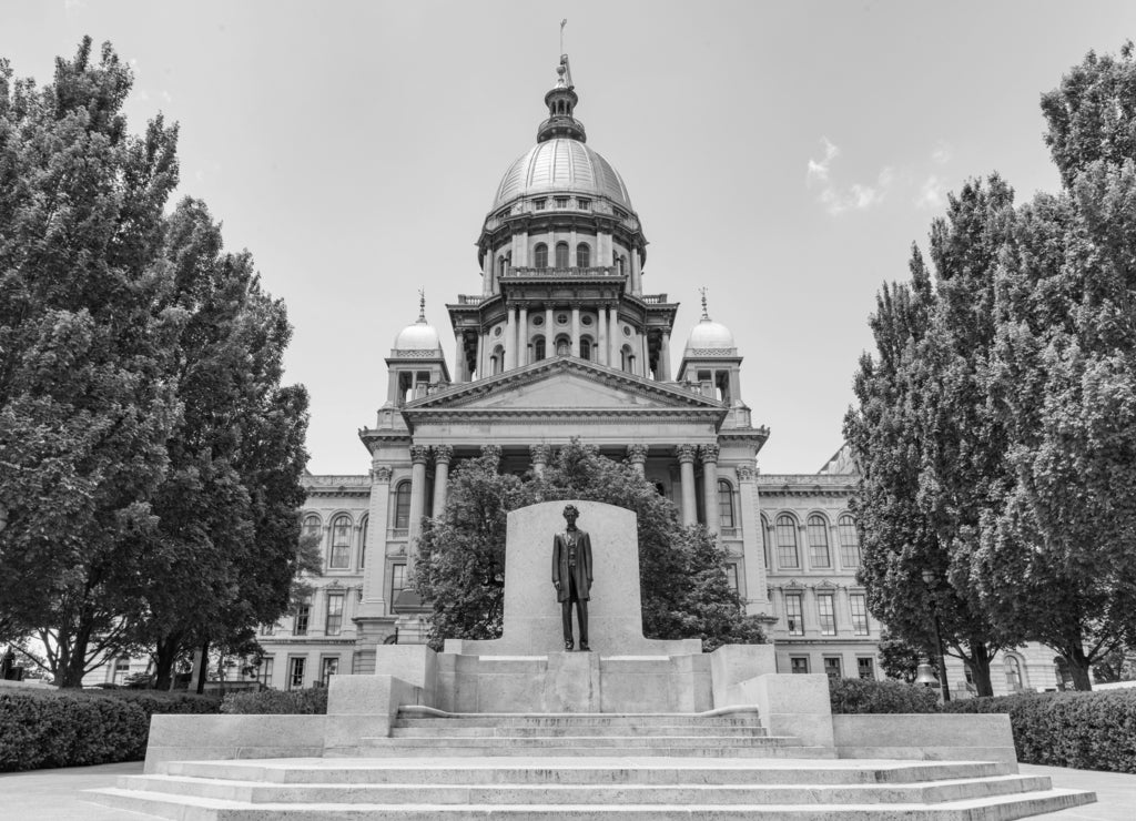 Illinois State Capital Building in black white