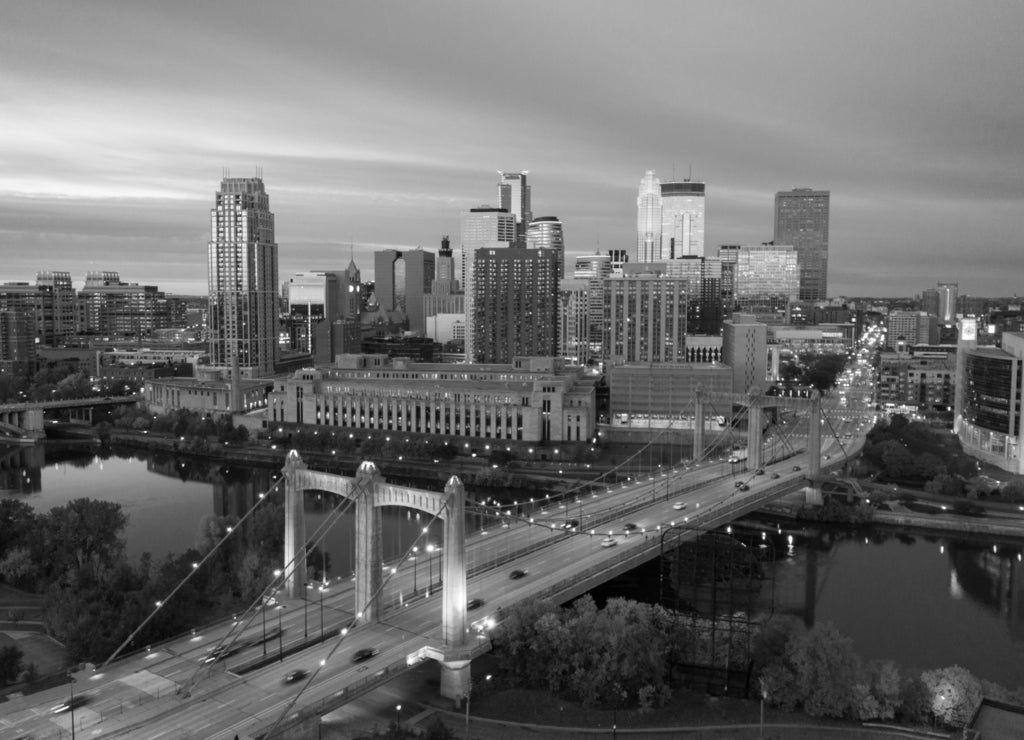 Minnesota, Hennepin Bridge and Minneapolis Skyline in black white