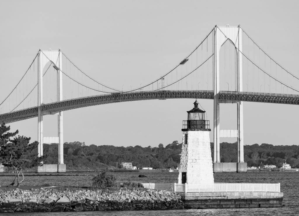 Goat Island Lighthouse, Newport, Rhode Island in black white