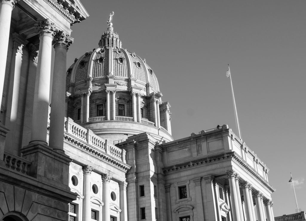 Harrrisburg, Pennsylvania Capitol in black white