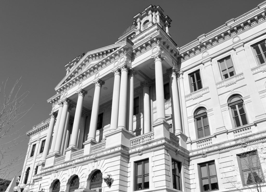 Onondaga Supreme and County Courts House in downtown Syracuse, New York State, USA in black white