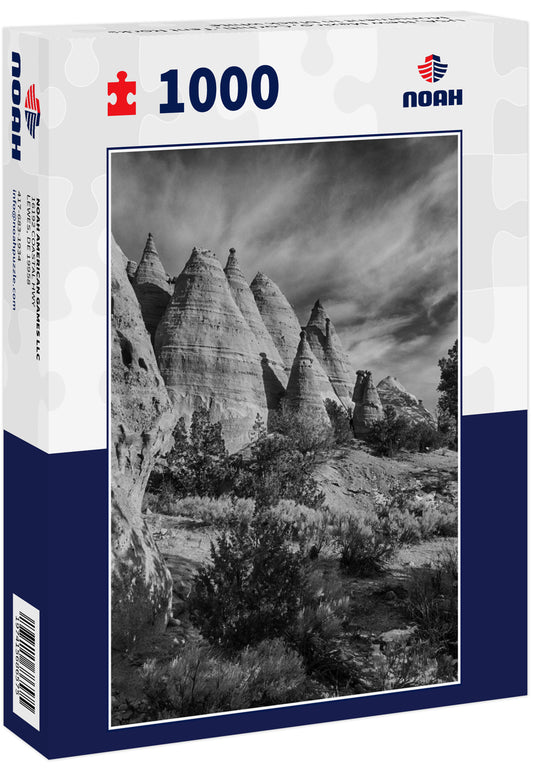 USA, New Mexico, Cochiti, Tent Rocks Monument in black white