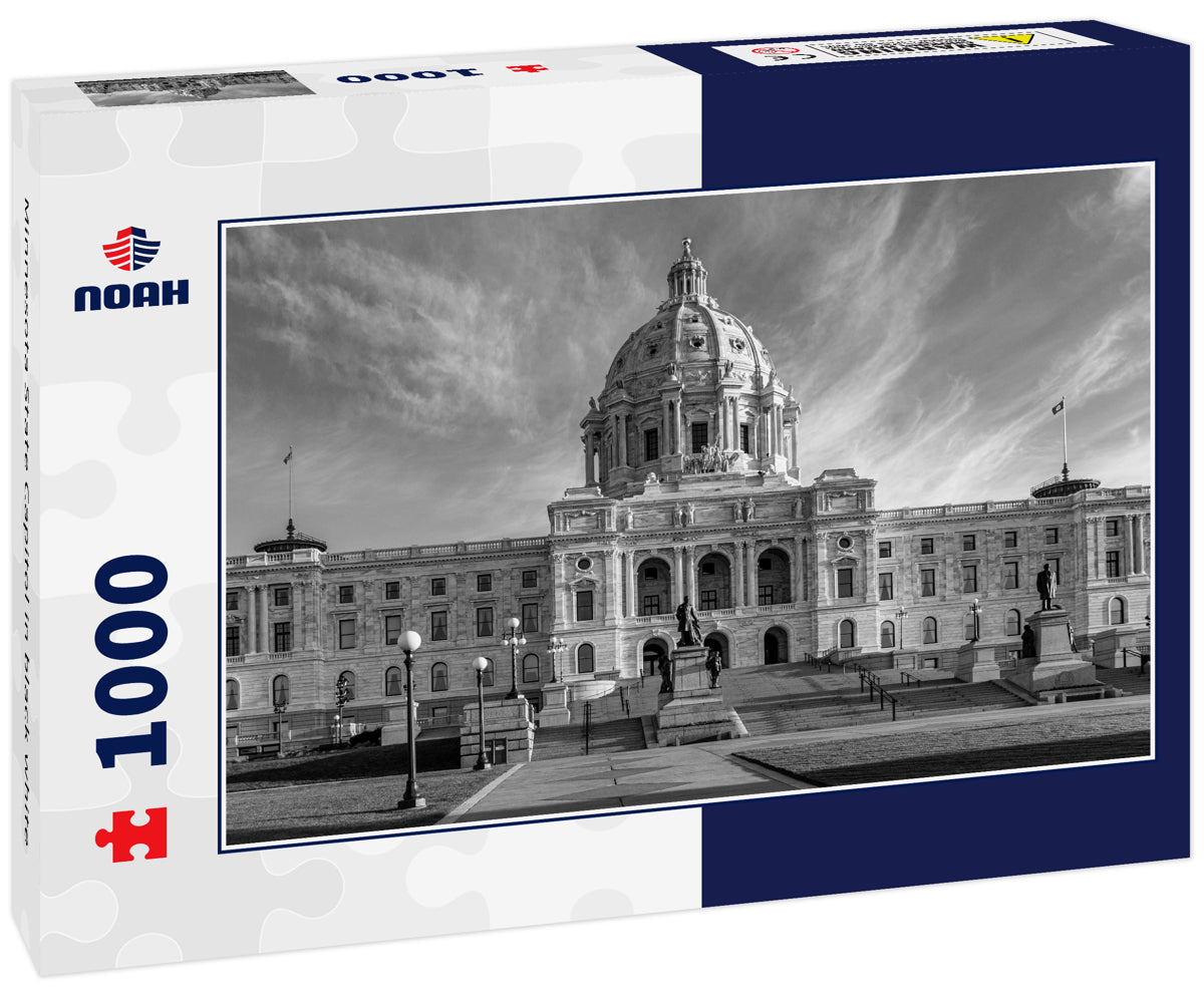 Minnesota State Capitol in black white