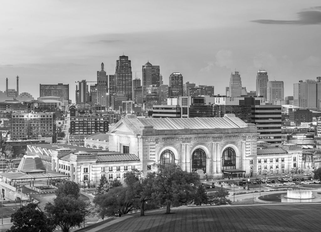 Kansas City, Missouri, USA Downtown Skyline in black white