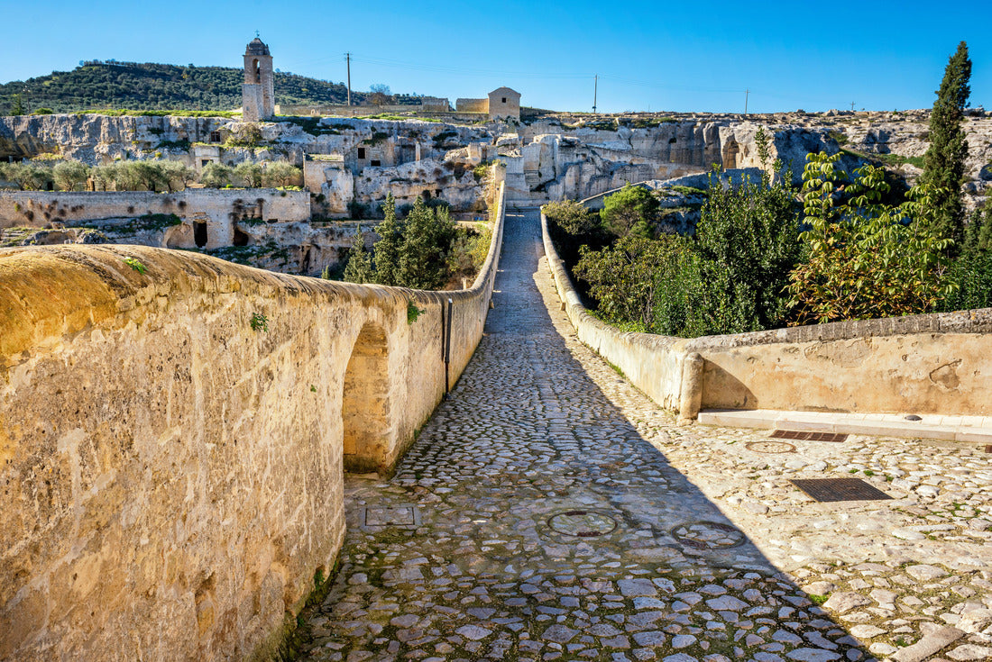 Gravina in Puglia, with the Roman two-level bridge that extends over the canyon. Apulia, Italy 2000pc Puzzle