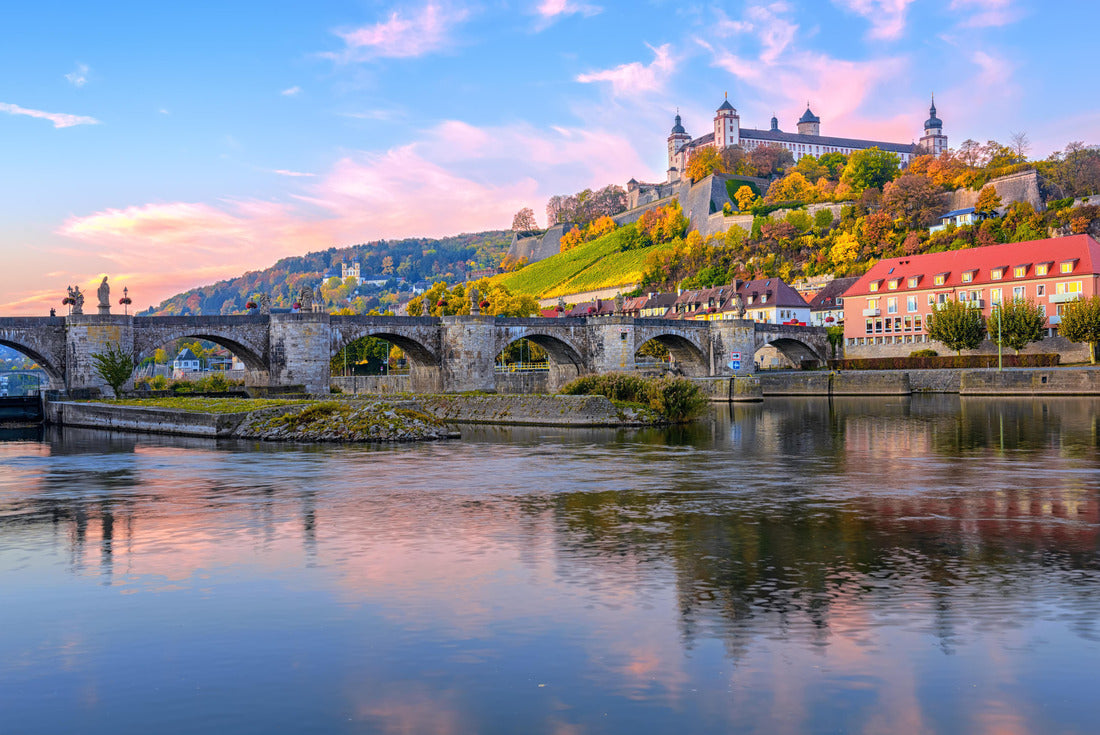 Wurzburg, Bavaria, Germany, view of the Marienberg Fortress and the Old Main Bridge reflecting on the river at sunrise 2000pc Puzzle