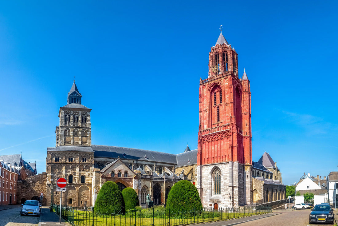 Sint Servaas Church in Maastricht, Netherlands 2000pc Puzzle
