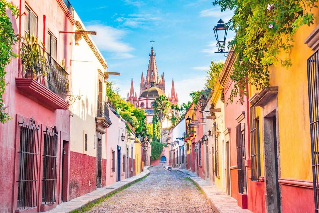 Beautiful streets and colorful facades of San Miguel de Allende in Guanajuato, Mexico 2000pc Puzzle
