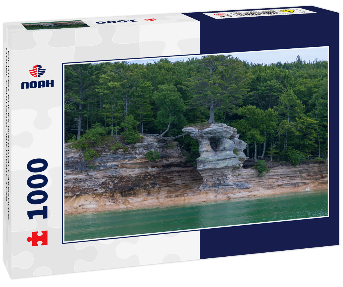 Pictured Rocks National Lakeshore, Upper Peninsula, Michigan, USA