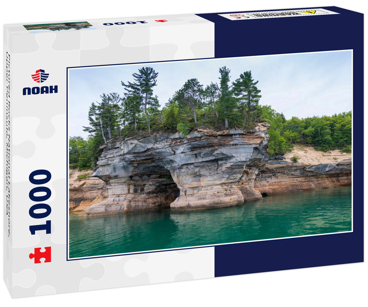 Pictured Rocks National Lakeshore, Upper Peninsula, Michigan, USA