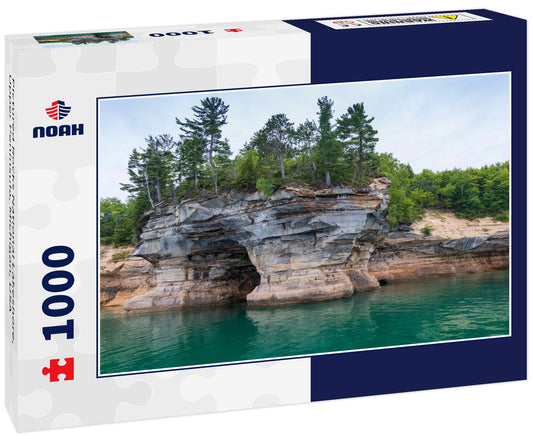 Pictured Rocks National Lakeshore, Upper Peninsula, Michigan, USA