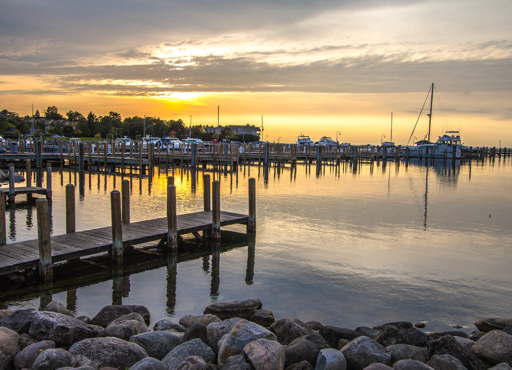 Lake Michigan Marina, Great Lakes horizon in Michigan