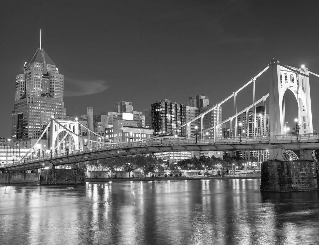 Noah Jigsaw Puzzle Cliffs and coastline near Cudden Point, Cornwall, England in black white 1000 pieces