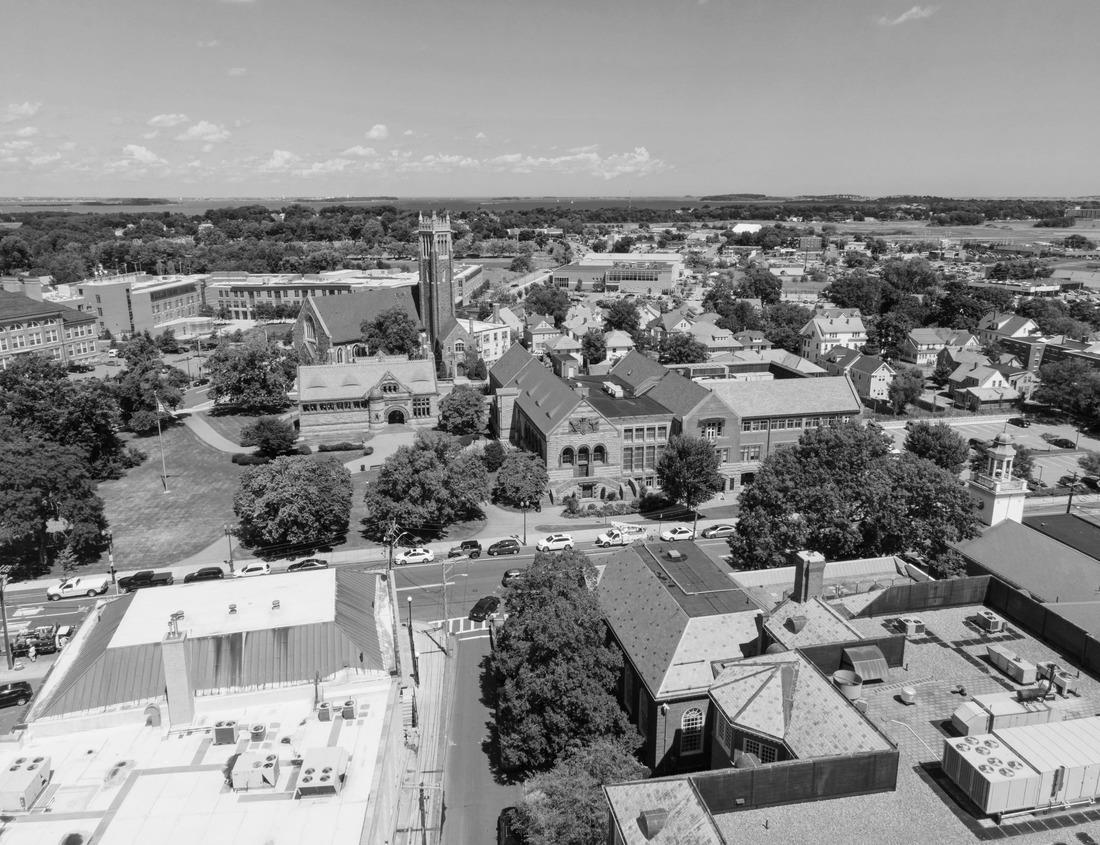 Noah Jigsaw Puzzle The historic buildings of Haken Terrace in Szczecin reflected in puddles of water in black white 1000 pieces