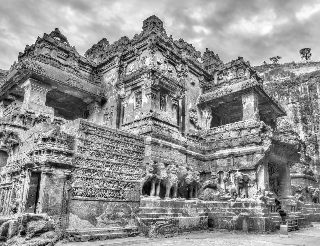 Noah Jigsaw Puzzle Aerial view of Beeville, Texas during Summer in black white 1000 pieces