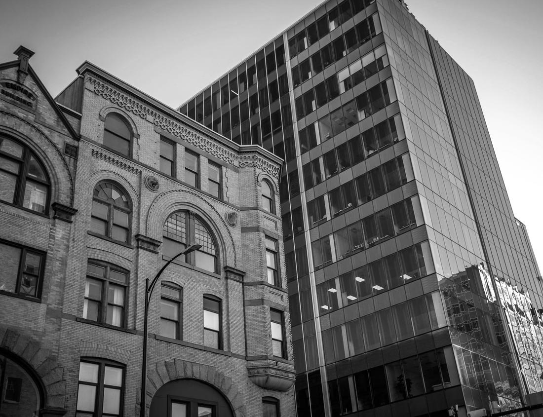 Noah Jigsaw Puzzle The beautiful architecture of the Tinmal Mosque in Morocco in black white 1000 pieces