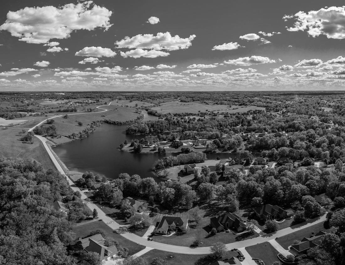 Noah Jigsaw Puzzle Burano, Venice, Italy colorful buildings along canals at twilight in black white 1000 pieces