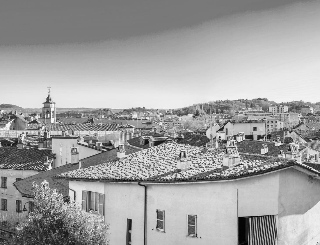 Noah Jigsaw Puzzle Morocco, Marrakesh - A neighborhood at the city of Marrakesh in Morocco in black white 1000 pieces