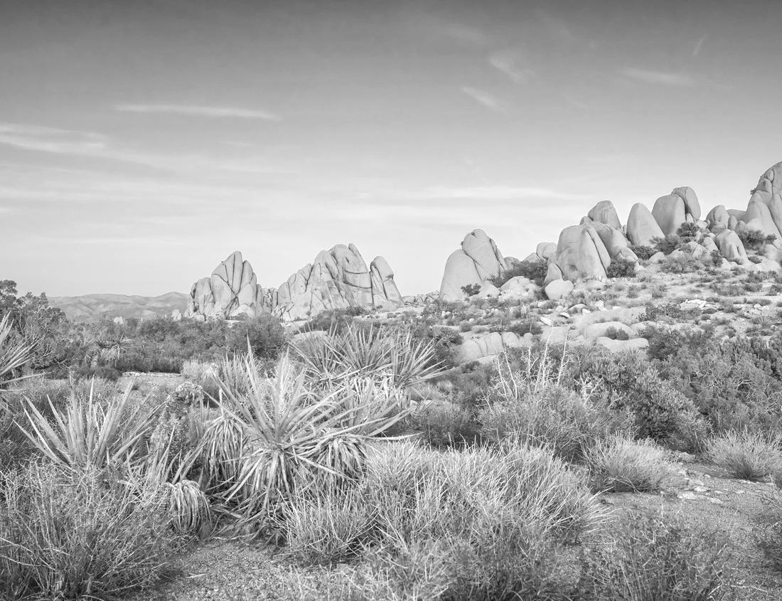Noah Jigsaw Puzzle Amazing tourquoise Lake Oeschinen with waterfalls and Swiss Alps, Kandersteg, Bernese Oberland, Switzerland in black white 1000 pieces