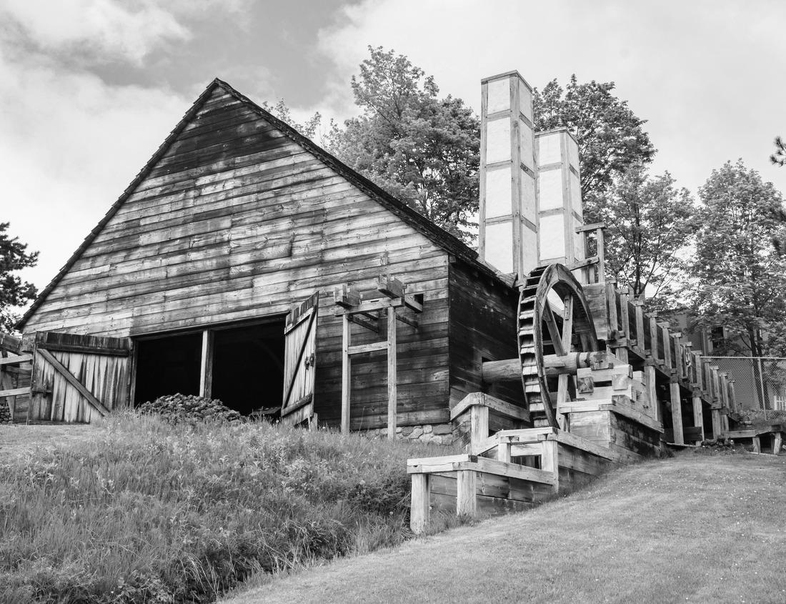 Noah Jigsaw Puzzle Old town of Nördlingen, Germany in black white 1000 pieces