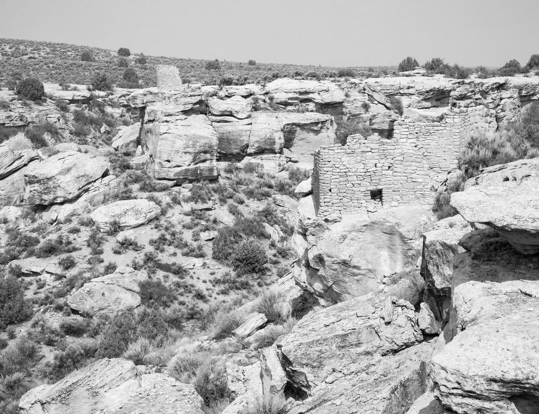 Noah Jigsaw Puzzle Agate Fossil Beds National Monument in Nebraska in black white 1000 pieces