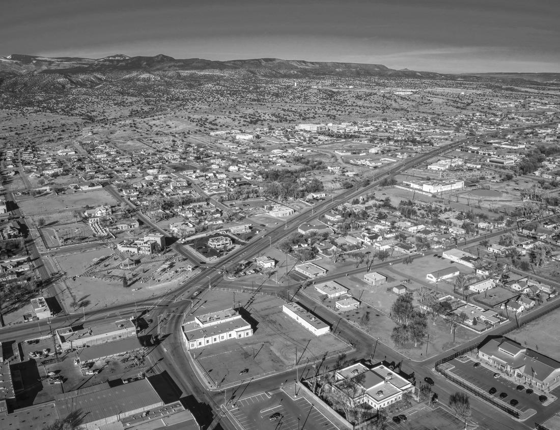Noah Jigsaw Puzzle The old town of Toujane, Tunisia, at sunset after the sandstorm in black white 1000 pieces