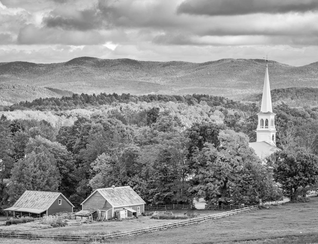 Noah Jigsaw Puzzle Mayan ruins in Palenque, Chiapas, Mexico in black white 1000 pieces