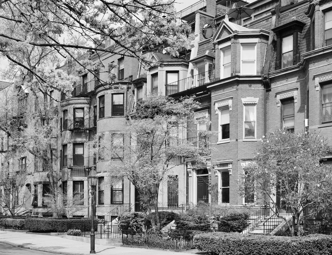 Noah Jigsaw Puzzle Old city of Idstein, Germany in black white 1000 pieces