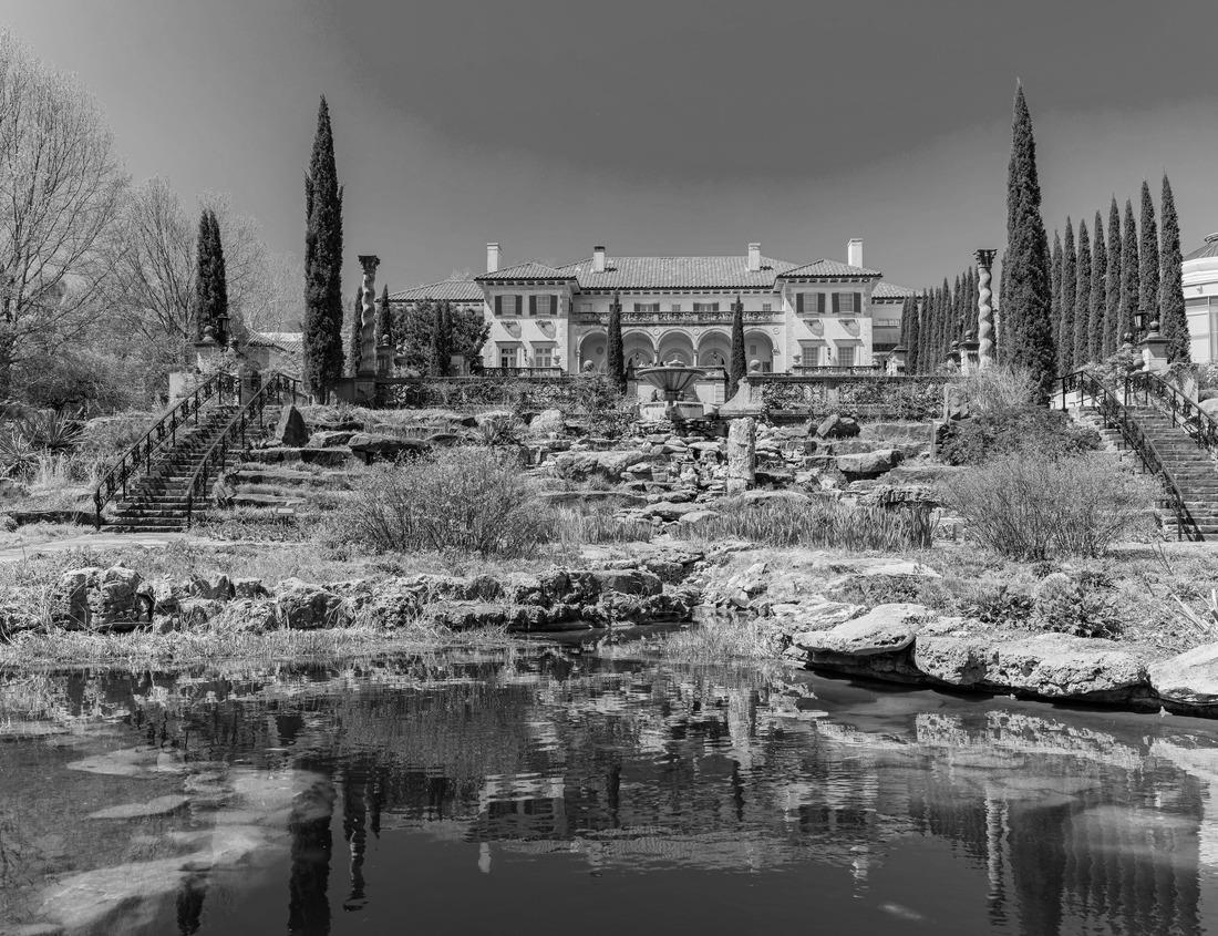 Noah Jigsaw Puzzle Little Rock downtown over the “Bill” Clark wetland in Clinton Presidential Park, Arkansas in black white 1000 pieces