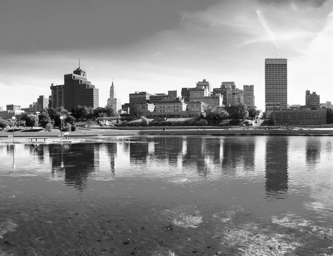 Noah Jigsaw Puzzle Hermosa Beach Pier Aerial View in black white 1000 pieces