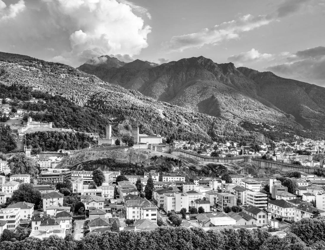 Noah Jigsaw Puzzle Waterfall Laurel Falls in Great Smoky Mountains National Park in black white 1000 pieces