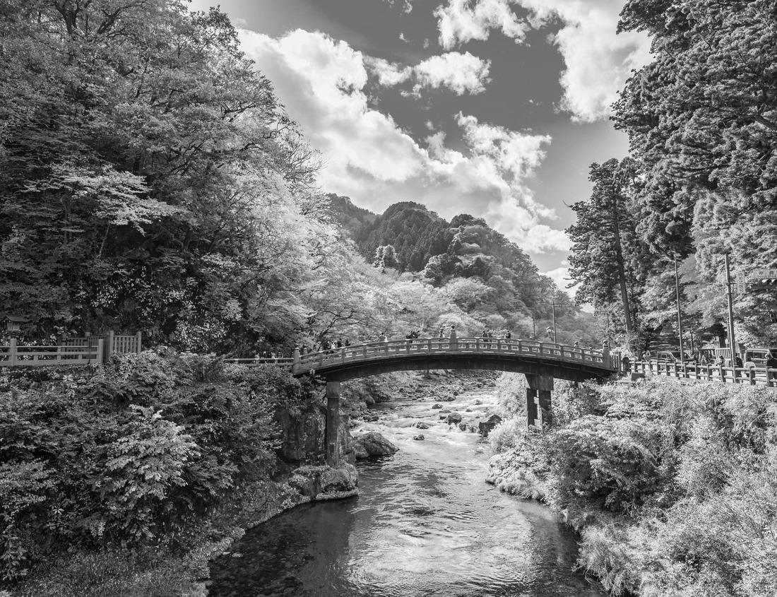 Noah Jigsaw Puzzle Waterfall Laurel Falls with bridge trail in Great Smoky Mountains National Park in black white 1000 pieces