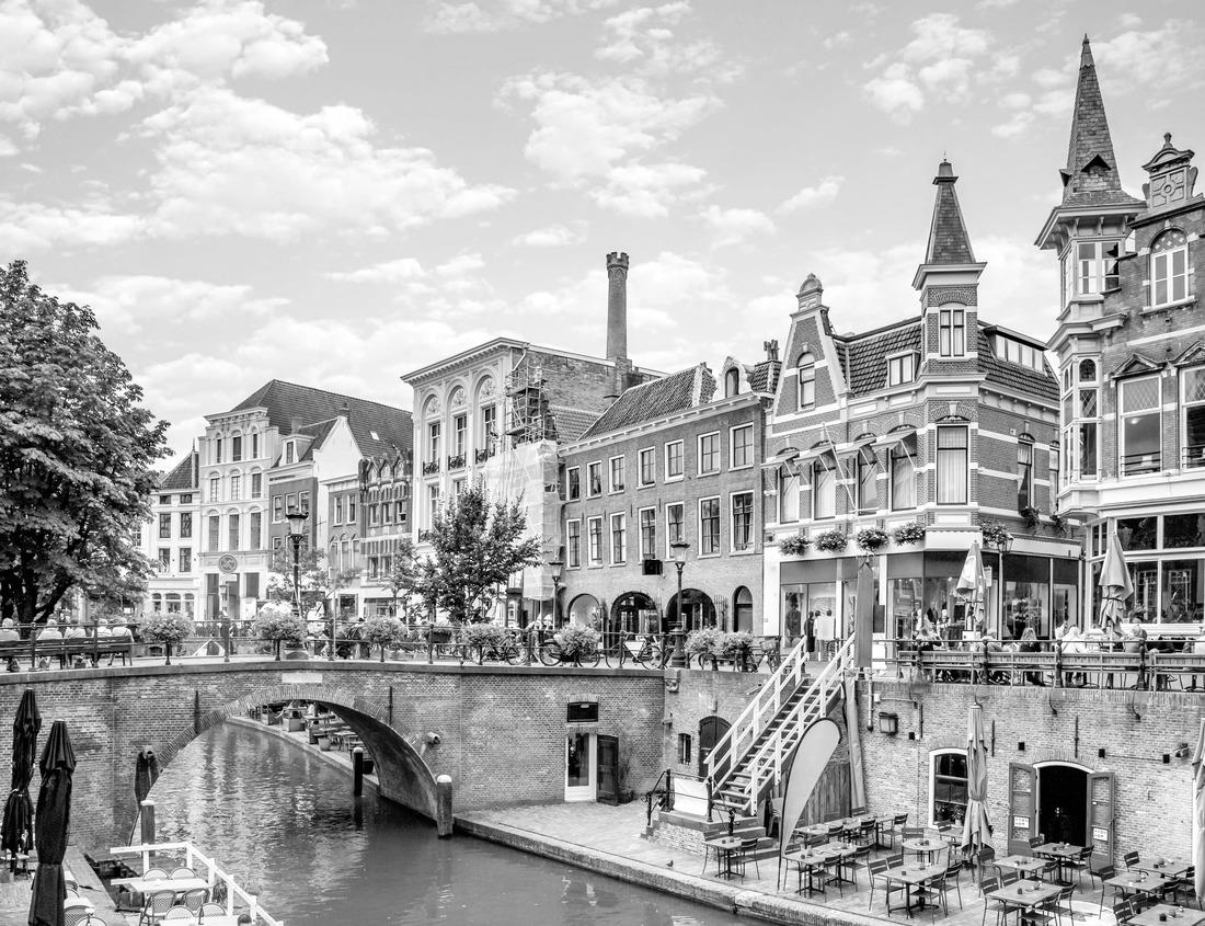 Noah Jigsaw Puzzle Stunningly beautiful turquoise Tenno Lake in the Trentino region of Italy, surrounded by Alpine mountains in black white 1000 pieces