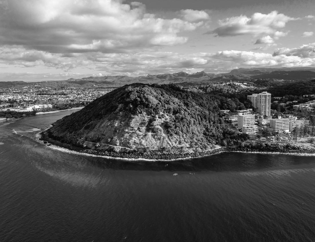 Noah Jigsaw Puzzle Aerial view of Ocracoke Lighthouse on Ocracoke Island, North Carolina at sunset in black white 1000 pieces
