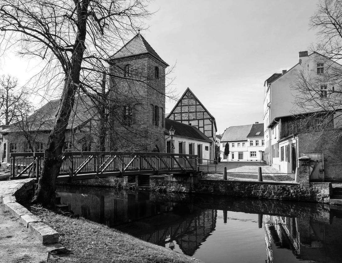 Noah Jigsaw Puzzle Sunny view of the landscape of Great Sand Dunes National Park and Preserve at Colorado in black white 1000 pieces