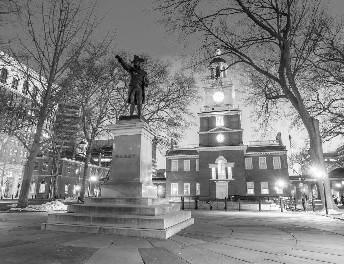 Noah Jigsaw Puzzle Citadel of Brasov, Romania in black white 1000 pieces