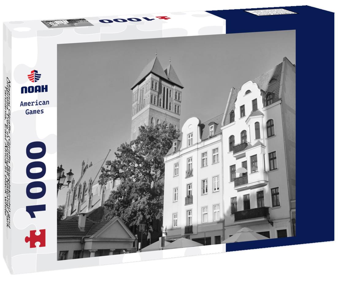 Noah Jigsaw Puzzle Maasai Giraffe (Giraffa tippelskirchi) and Umbrella Tree in Serengeti National Park, Tanzania, East Africa in black white 1000 pieces