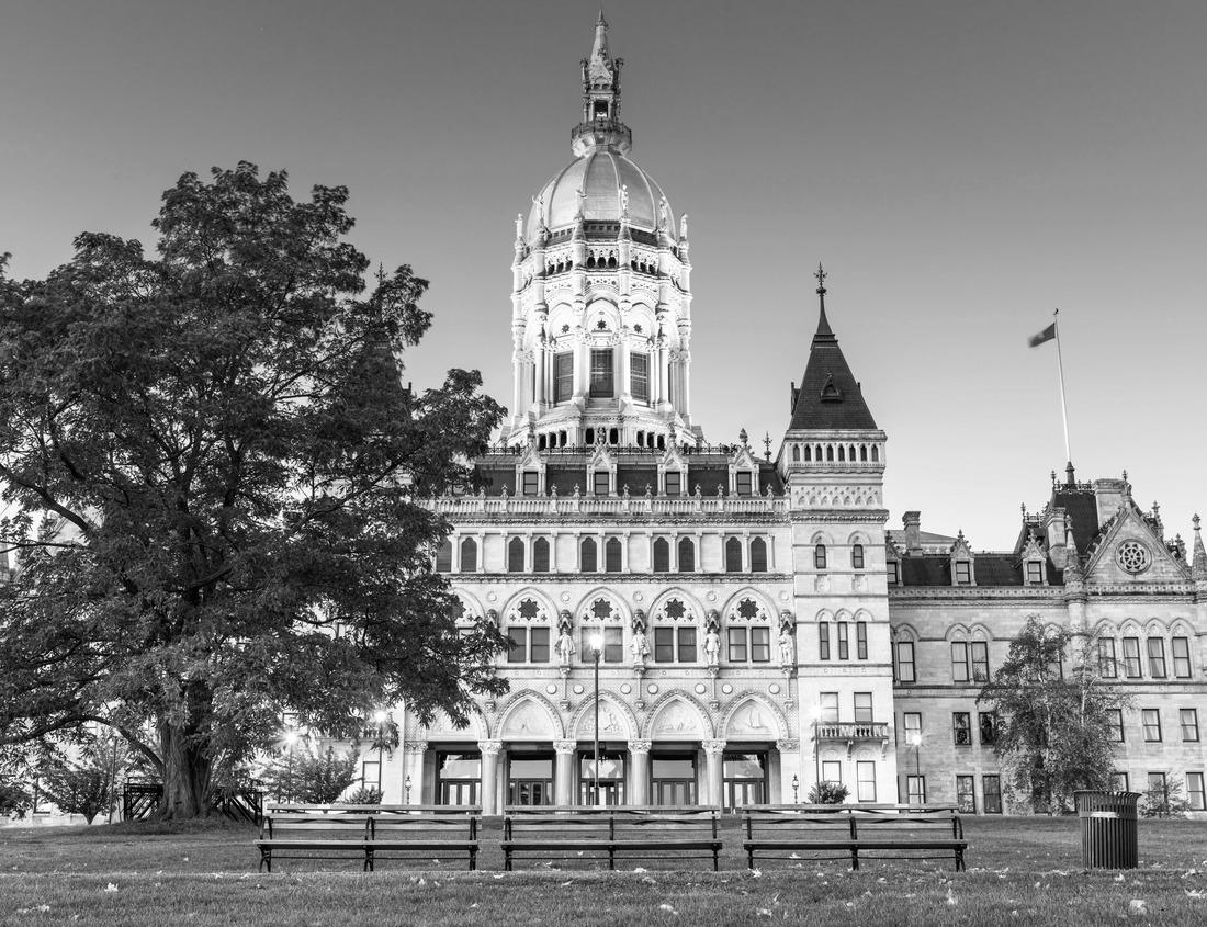 Noah Jigsaw Puzzle Mosque Masjid Raya Baiturrahman in Banda Aceh, Indonesia in black white 1000 pieces