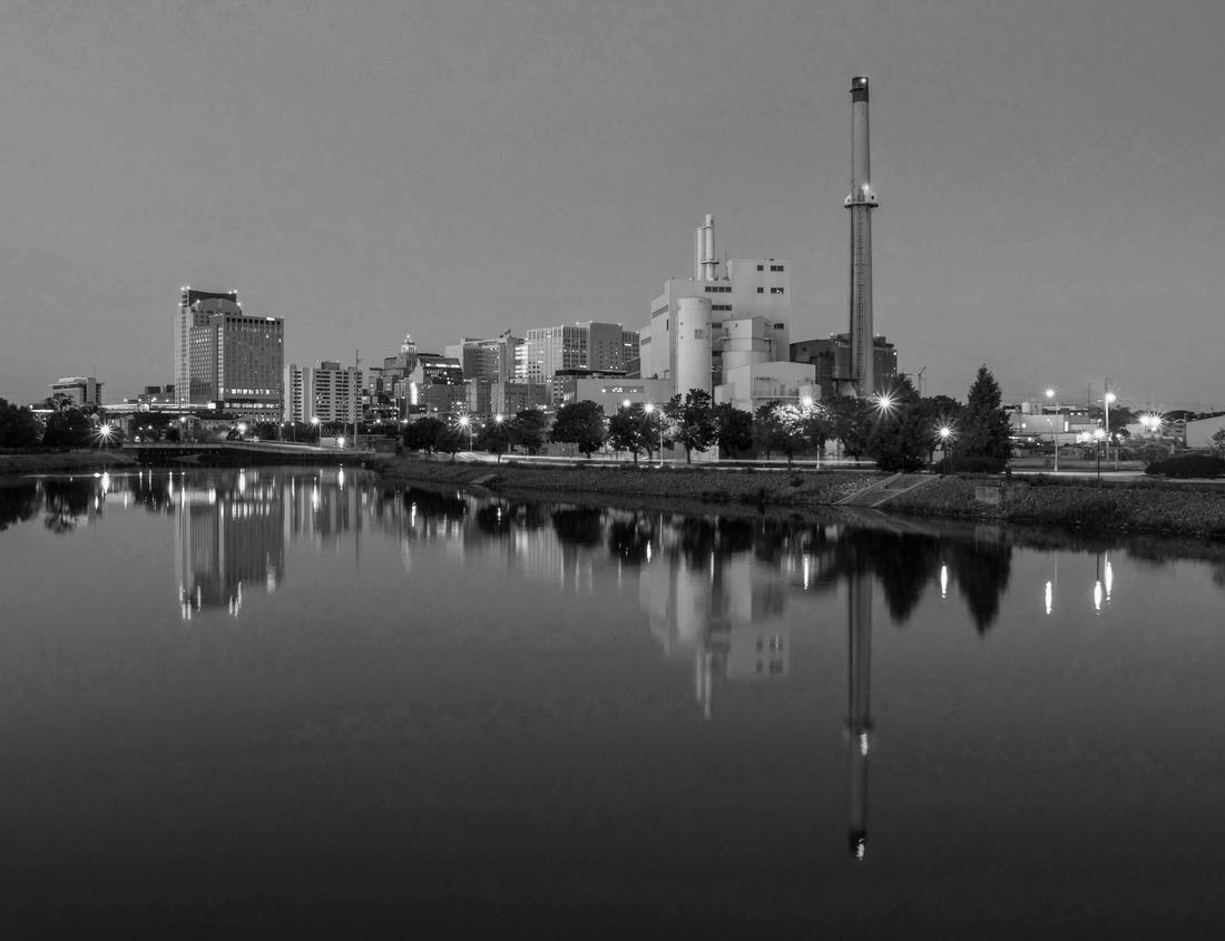 Noah Jigsaw Puzzle Gorgeous sunset at Pura Ulun Danu Bratan temple in Bali in black white 1000 pieces