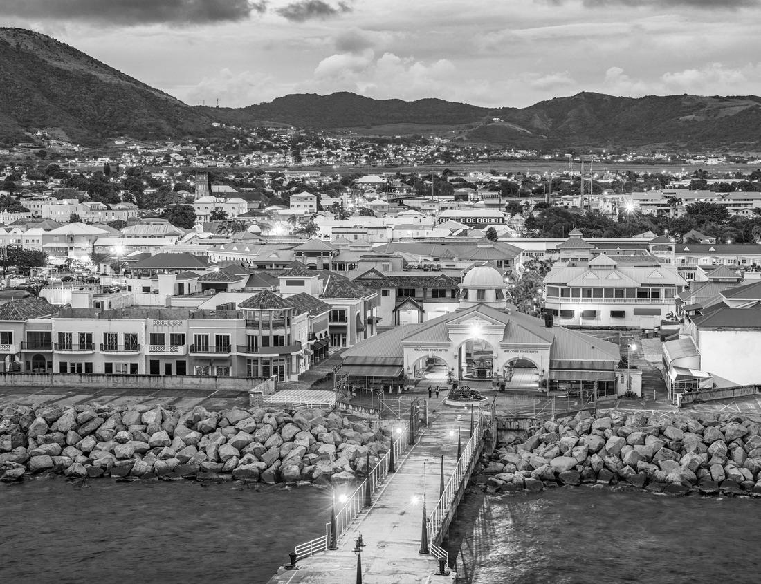 Noah Jigsaw Puzzle Krater Lake Archuleta County Colorado in black white 1000 pieces