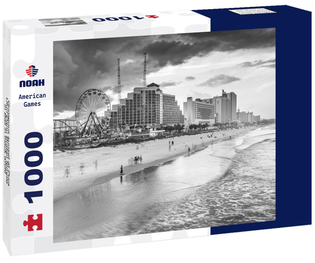 Noah Jigsaw Puzzle Gorgeous sunset at Pura Ulun Danu Bratan temple in Bali in black white 1000 pieces