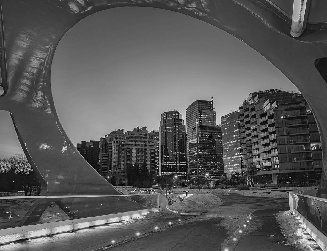 Noah Jigsaw Puzzle Autumn at Cliff Palace in Mesa Verde National Park in Colorado in black white 1000 pieces