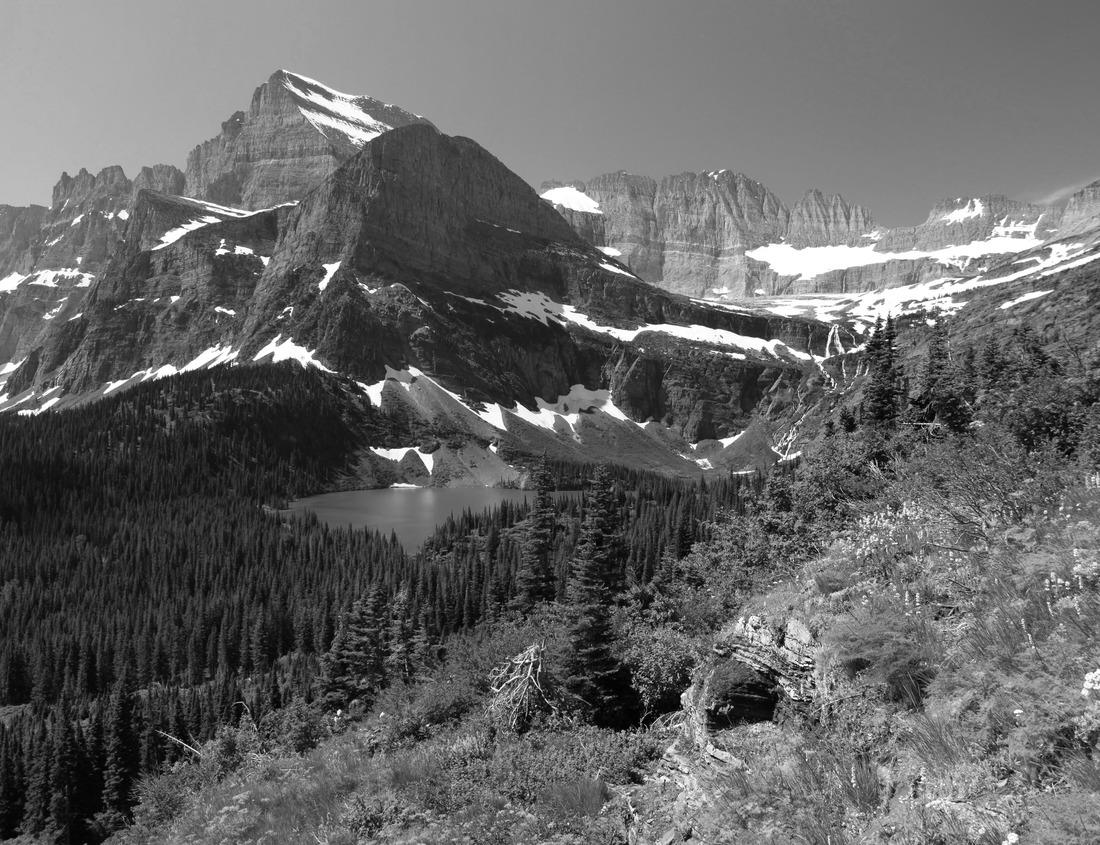 Noah Jigsaw Puzzle Old city of Delft, Netherlands in black white 1000 pieces