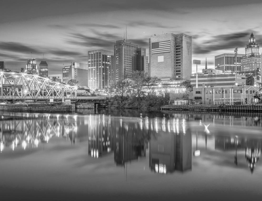 Noah Jigsaw Puzzle Annecy, France on the Thiou River at twilight in black white 1000 pieces