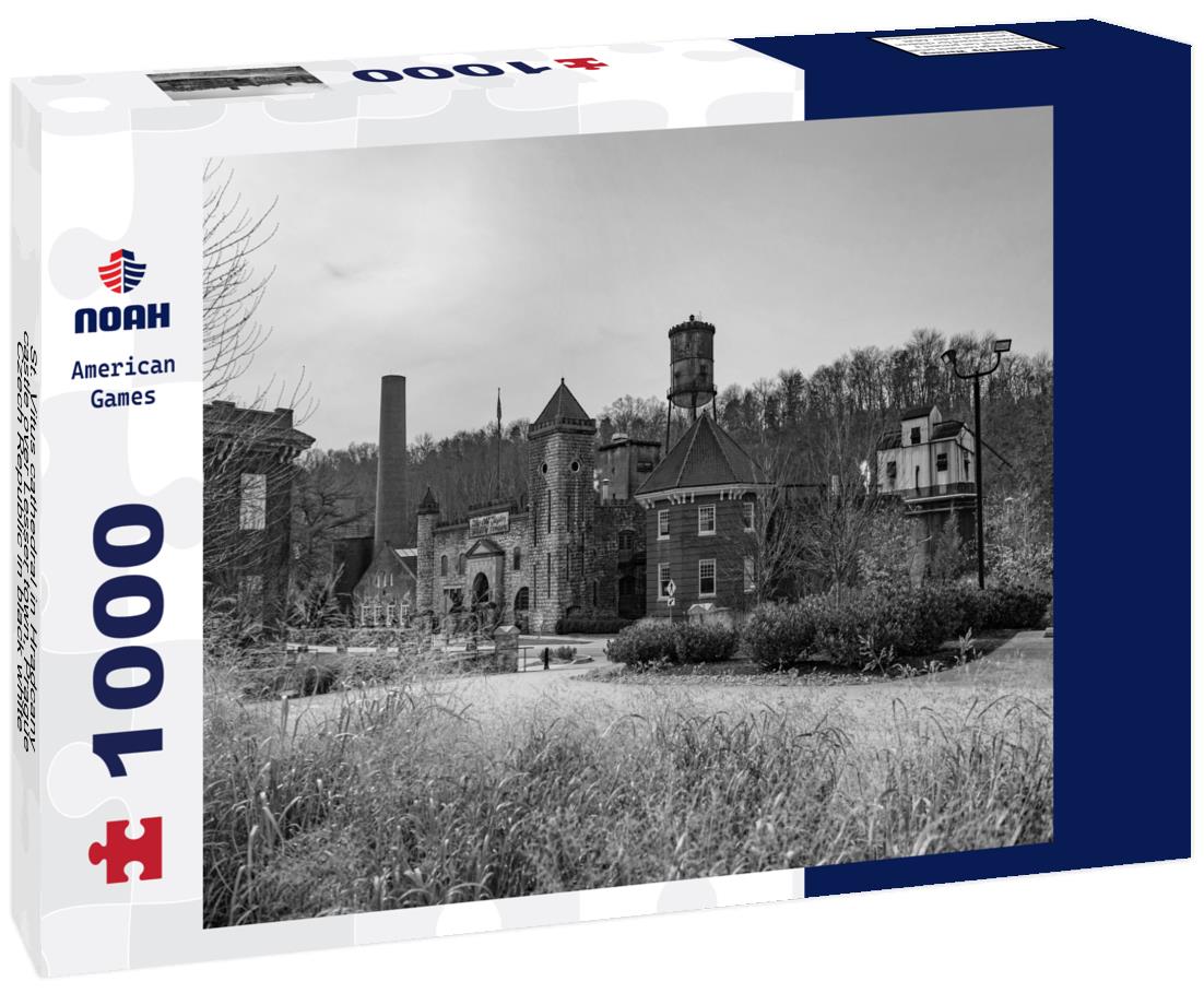 Noah Jigsaw Puzzle St. Vitus cathedral in Hradcany castle over Lesser town, Prague, Czech Republic in black white 1000 pieces