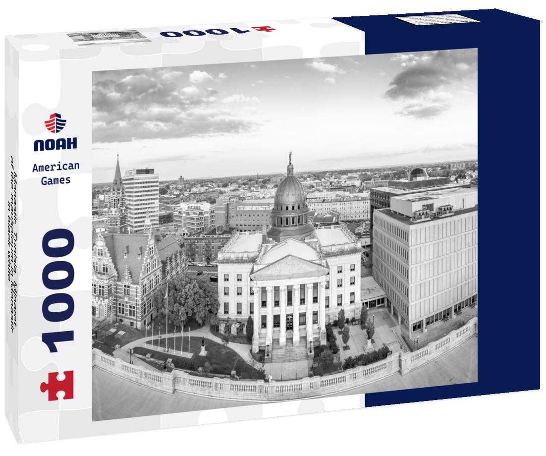 Noah Jigsaw Puzzle Monastir, Tunisia. Minaret of the mausoleum in Monastir in black white 1000 pieces