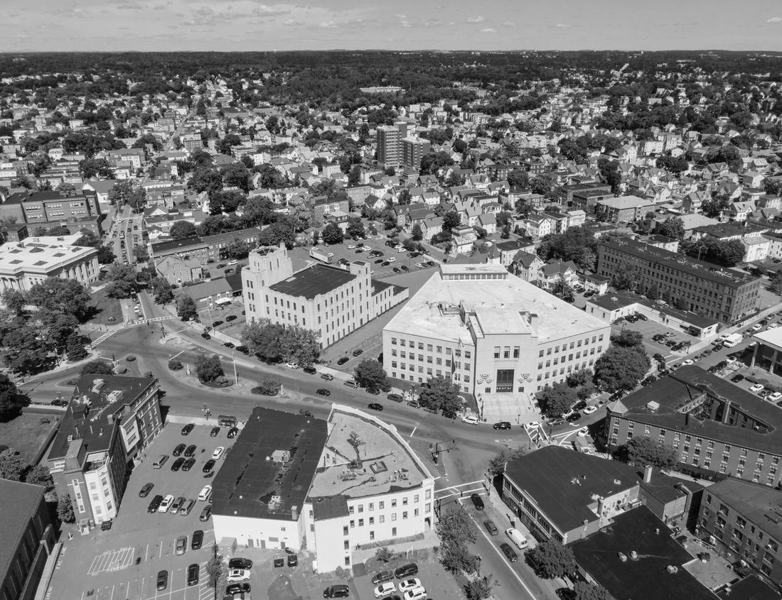 Noah Jigsaw Puzzle Wine landscape at sunset with mountains in Stellenbosch near Cape Town South Africa. Grapes on the vineyard West Africa Stellenbosch Mountains in black white 1000 pieces
