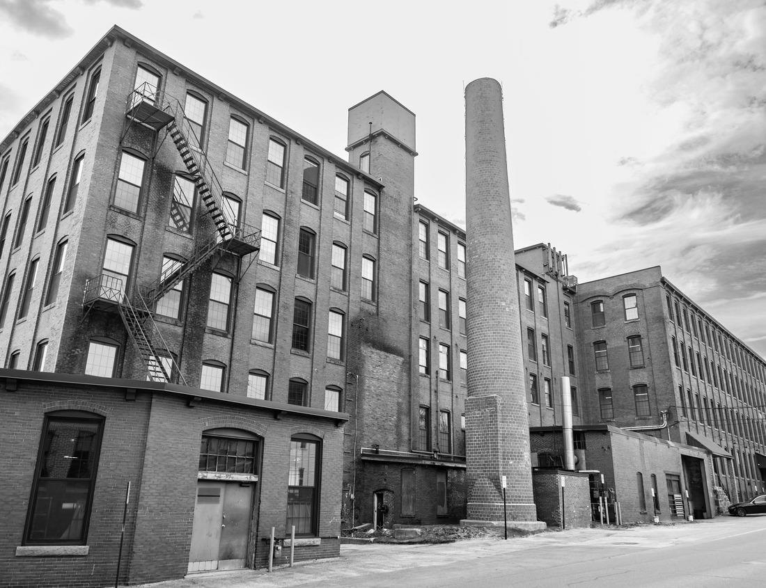 Noah Jigsaw Puzzle Berber village (Gabes Governorate) in the hot desert of North Africa in Tunisia in black white 1000 pieces