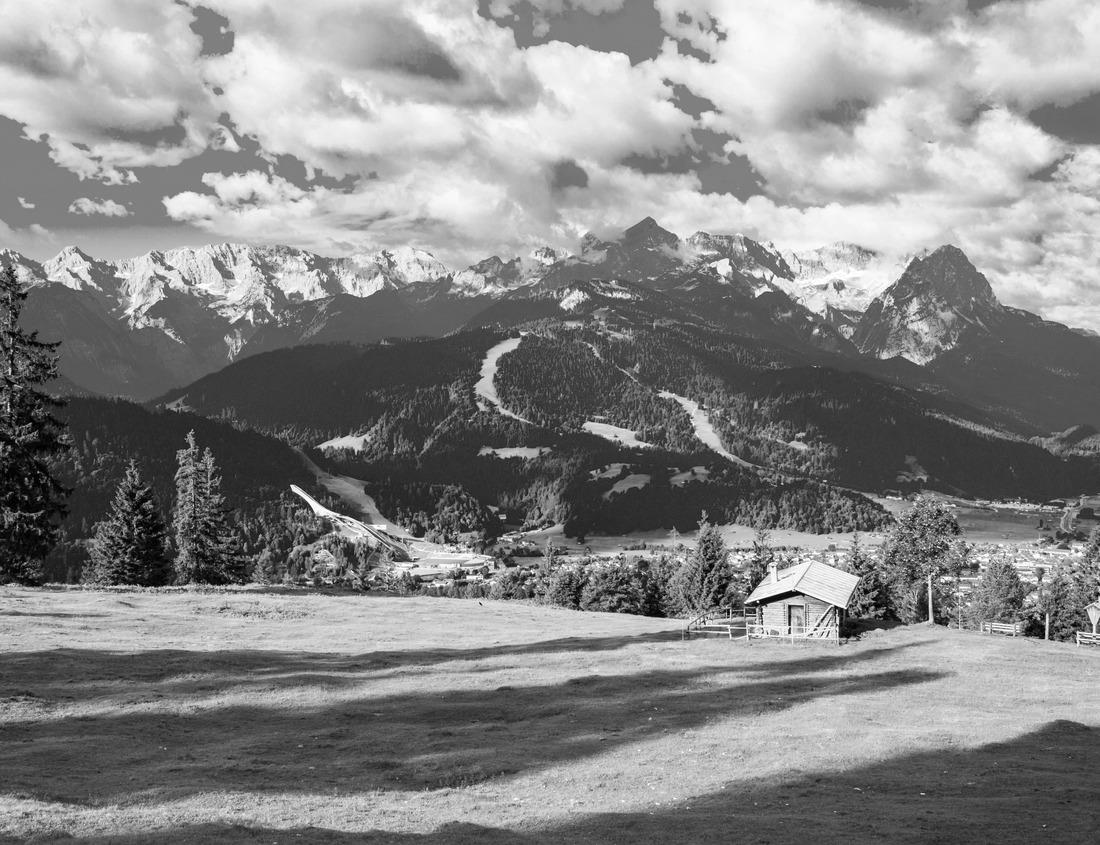 Noah Jigsaw Puzzle Colorful view at dusk of North Lighthouse and Breakwater in Lake Champlain from Burlington, Vermont in black white 1000 pieces
